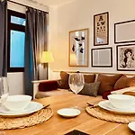 Click&guest - Modern And Luxury Flat B In