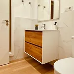 Apartament Click&guest - Modern And Luxury Flat B In