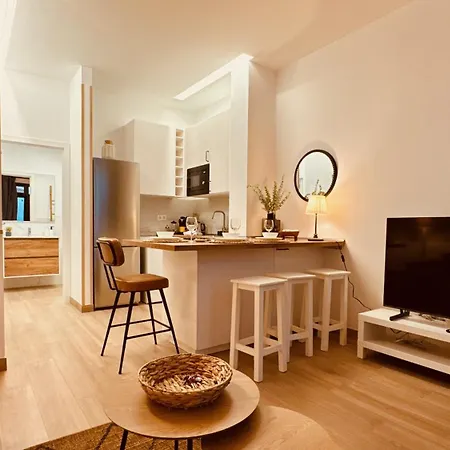 Click&guest - Modern And Luxury Flat B In شقة *