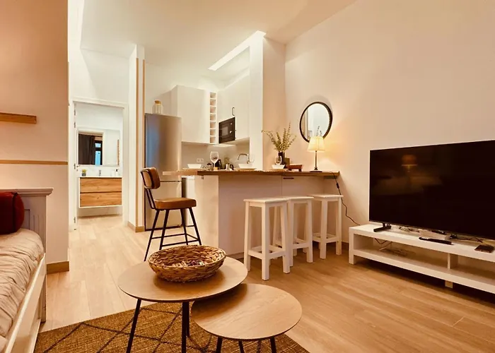 Click&guest - Modern And Luxury Flat B In Lejlighed